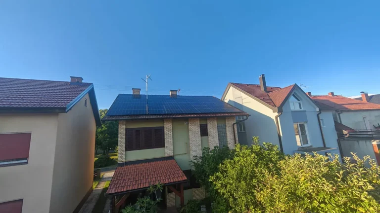 Solarna elektrana Zaprešić: susjedstvo obiteljskih kuća sa solarnim elektranama, ugradnja Zenerg