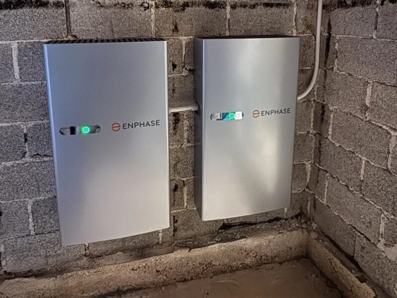 Dvije Enphase baterije uz solarnu elektranu, ugradnja Zenerg