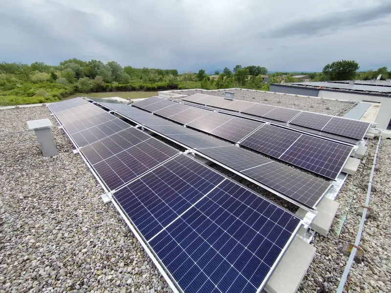 Solarna elektrana, ugradnja Zenerg, travanj 2024.