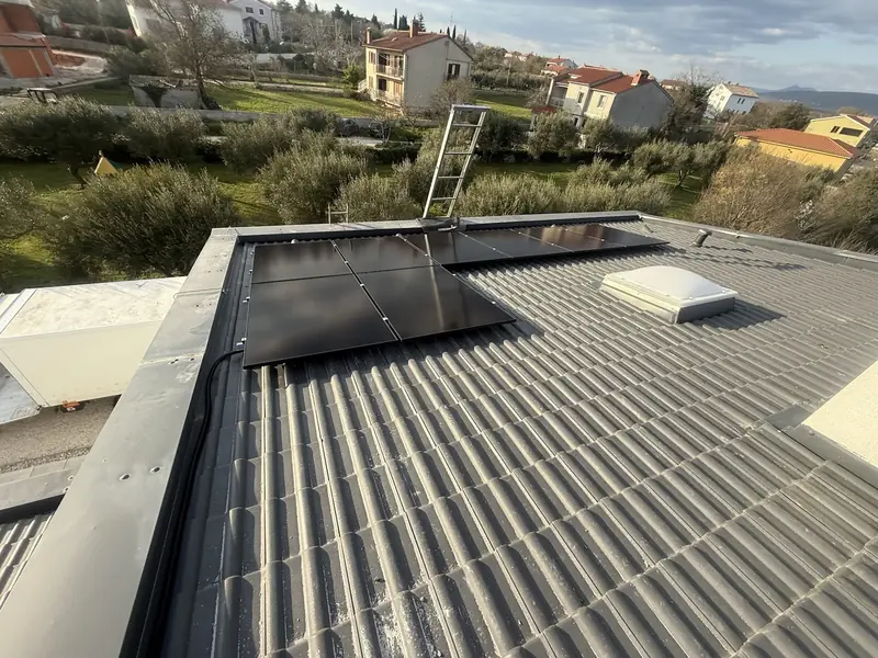 Solarna elektrana, ugradnja Zenerg, travanj 2025.